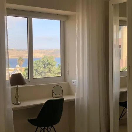 Appartement Seabreeze Retreat With Pool And Garden