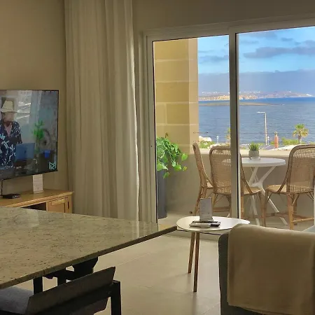 Apartamento Seabreeze Retreat With Pool And Garden